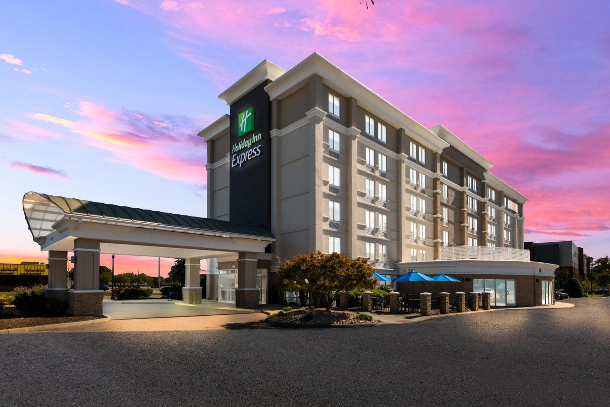 Holiday Inn Express Hotels- Hampton By Ihg Екстер'єр фото