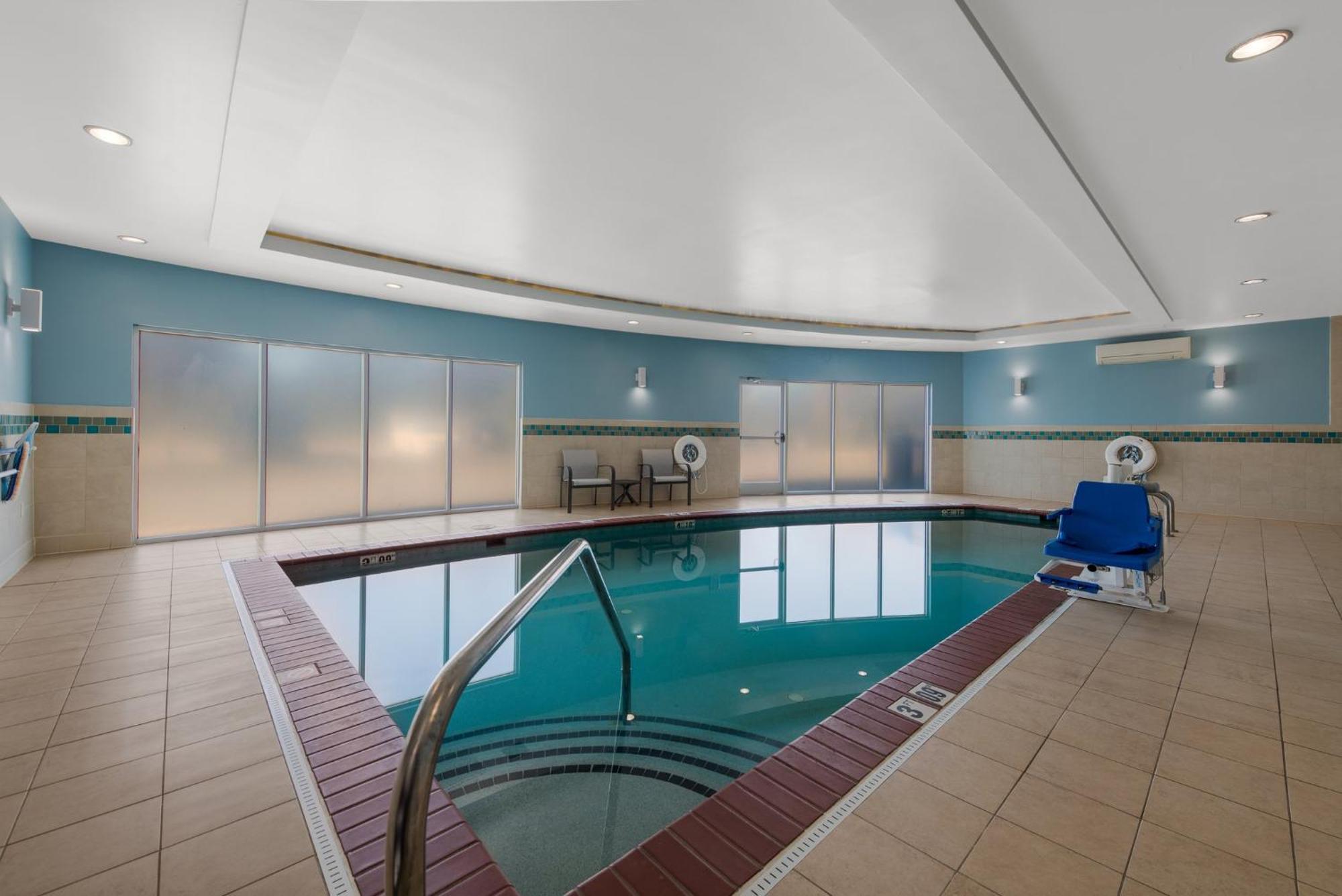 Holiday Inn Express Hotels- Hampton By Ihg Екстер'єр фото