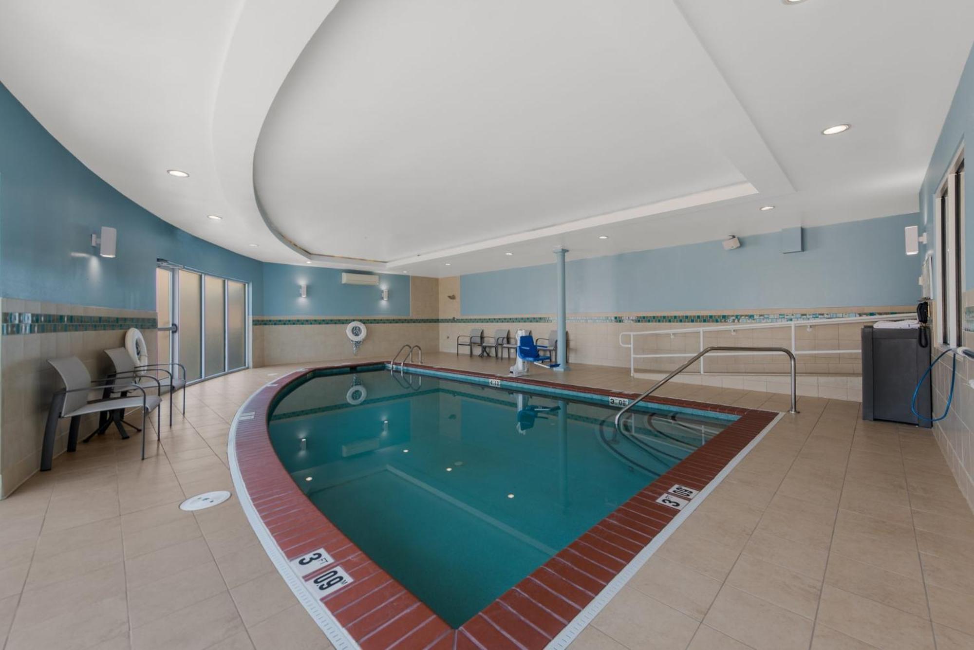 Holiday Inn Express Hotels- Hampton By Ihg Екстер'єр фото