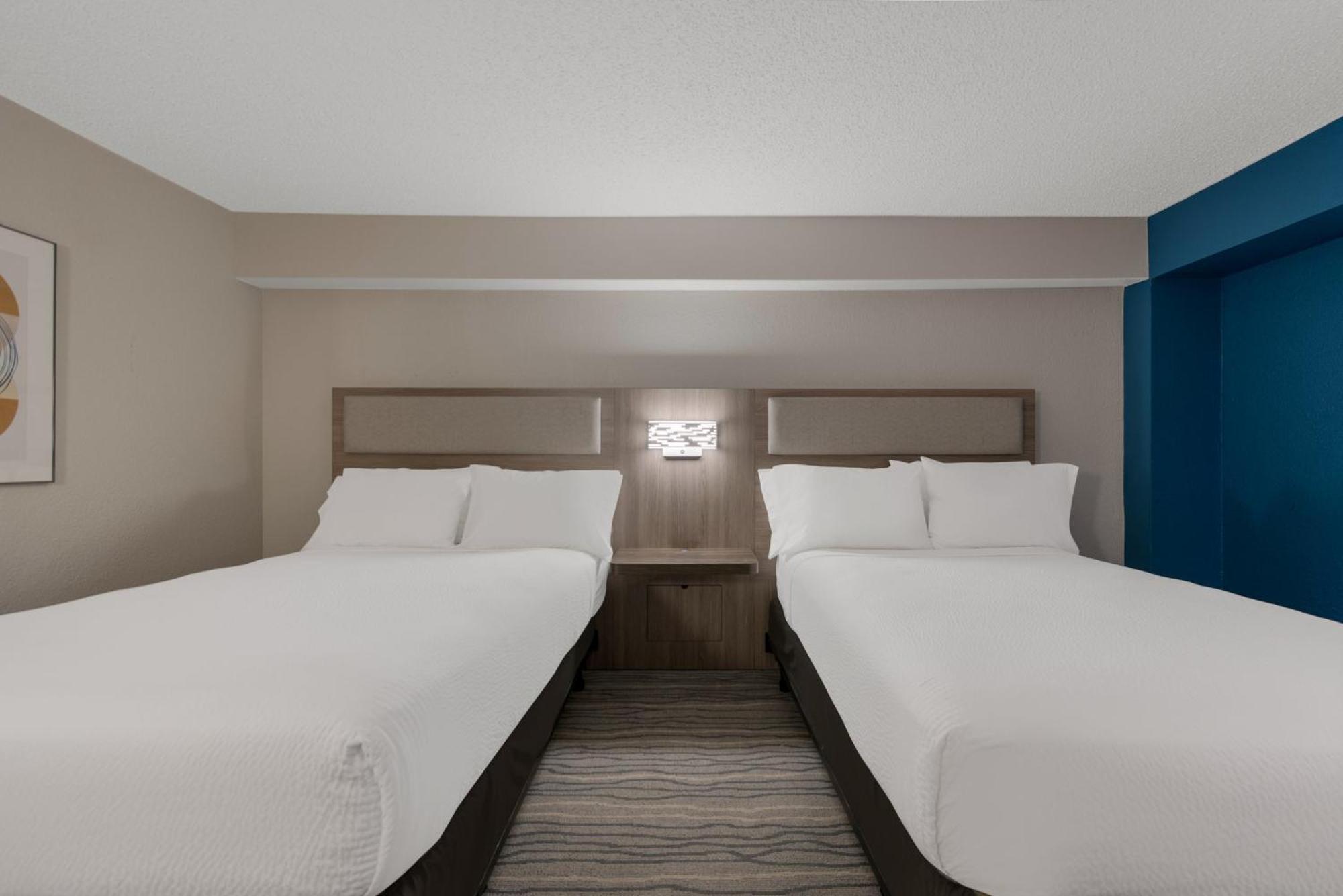 Holiday Inn Express Hotels- Hampton By Ihg Екстер'єр фото